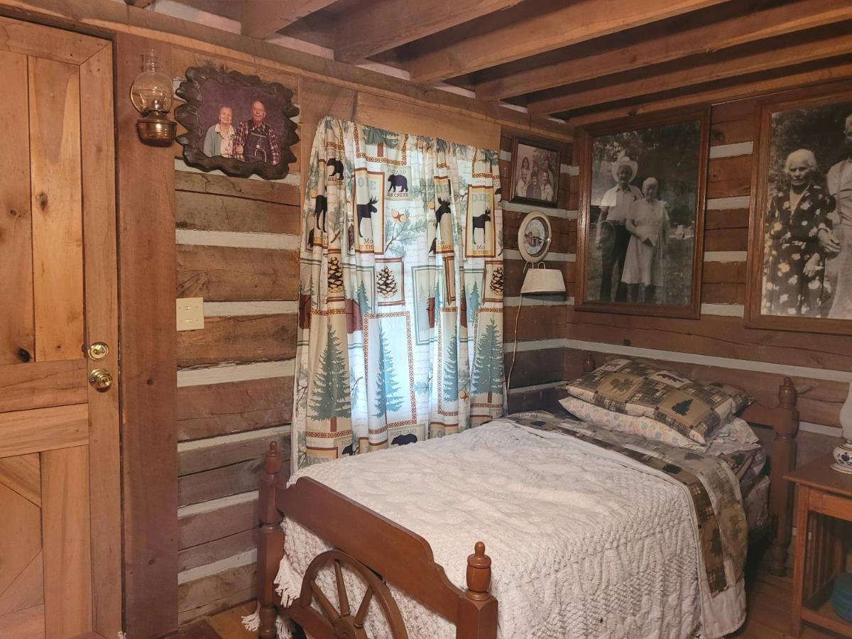Mountain Memories Cabin Rental Booneville Exterior photo